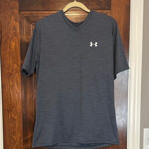 Men’s Under Armor Heat Gear loose V-Neck Tee